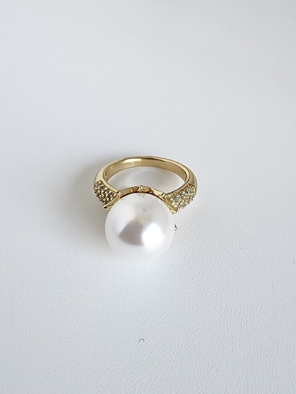 Gold Tone Pearl Statement Ring CZ Crown Setting Size 6 1/2 - Picture 5 of 6
